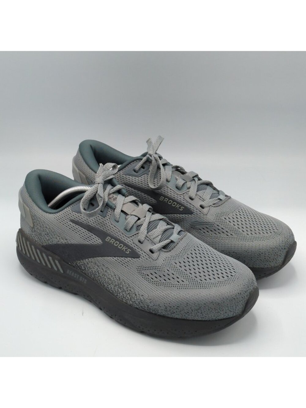 Brooks Beast GTS 24 Men's Size 12 2E WIDE Grey Running Shoes 1104252E069